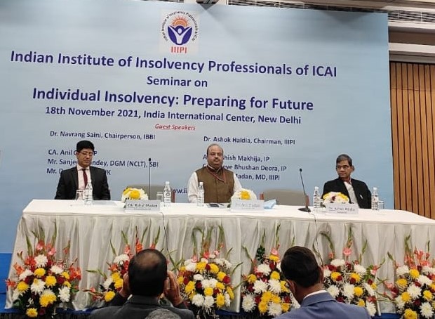 Shri Amit Pradhan, Executive Director, IBBI and  Dr. Ashok Haldia, Chairman, IIIPI  at Seminar on "Individual Insolvency: Preparing for Future – Hybrid Mode"  organized by IIIPI on 18th November 2021 at ICC, Delhi.